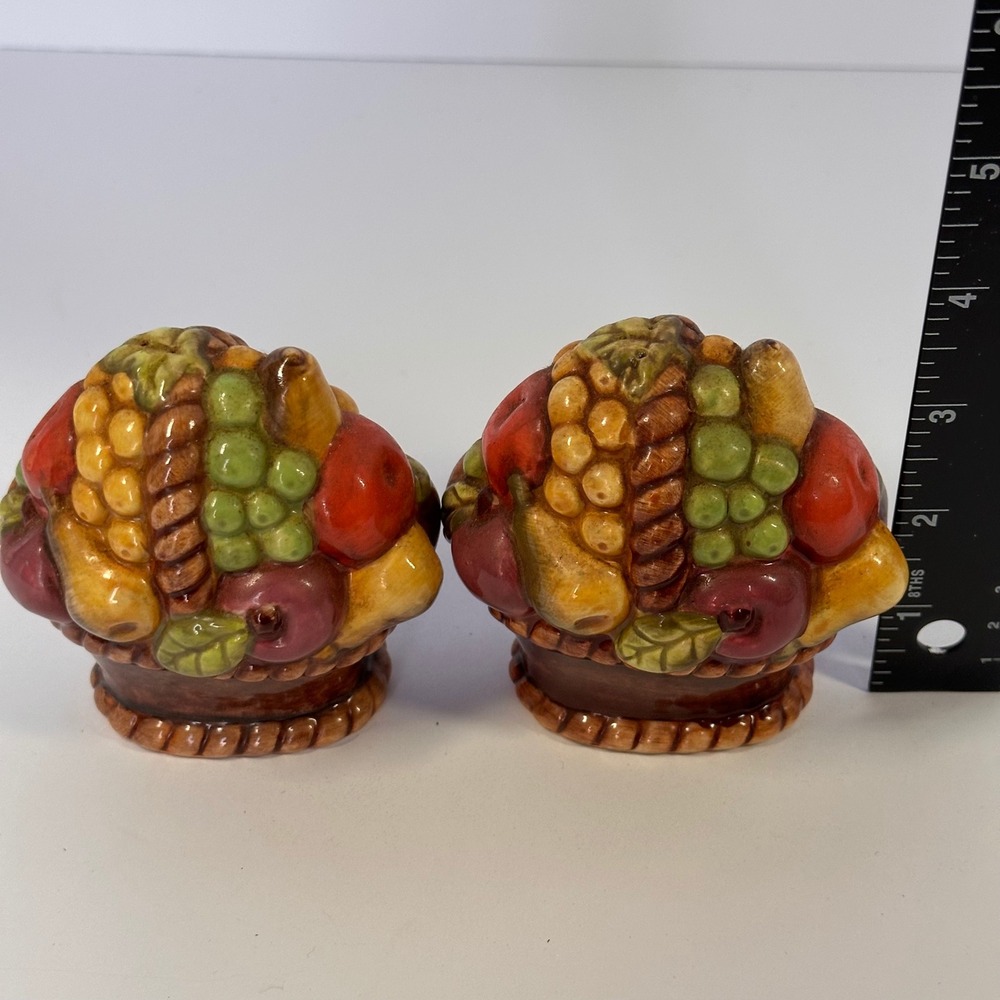 Vintage Style-Eyes Baum Bros Fruit Basket Salt and Pepper Shakers China